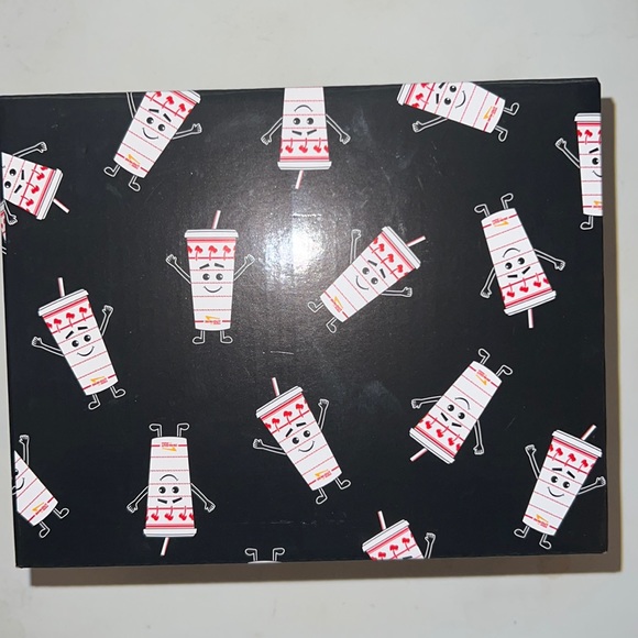 In n out waffle maker limited - Picture 2 of 3